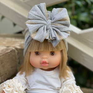 Holiday Stripes Minikane messy bow, minikane head wrap, Minikane accessories, minikane bow, minikane, messy bow head wrap