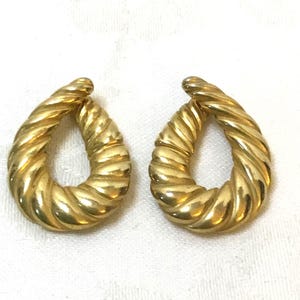 Vintage TANCER II Gold Tone Teardrop Hoop Earrings, Ribbed Design, 1970's