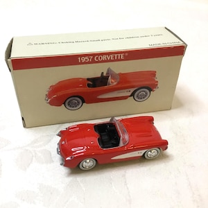 Vintage 1957 Red Corvette Die Cast Model Car, 2001 Reader&#39;s Digest Association Inc., High Speed Metal & Plastic Products MFG Original Box GM