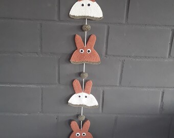 Wimpelkette Wimpelgirlande gehäkelt aus Wolle Wanddeko Kinderzimmer Dekoration Osterhase Osterdeko