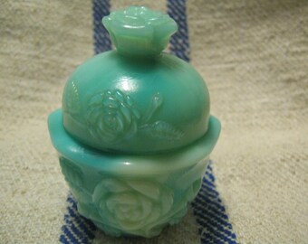ship free Vintage 1970s AVON Green Marbled Covered Dish Rose Pattern Slag Glass Moonwind Powder Sachet Retro Bathroom Decor