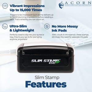 K&ouml;nnte beinhalten: Ein schwarzer Slim Stamp 4141 mit dem Text "Slim Stamp Features" und zus&auml;tzlichem Text, der seine Eigenschaften beschreibt: lebendige Eindr&uuml;cke, ultra-schlank und leicht, und keine unordentlichen Stempelkissen mehr.