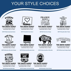 K&ouml;nnte beinhalten: Eine Sammlung von schwarz-wei&szlig;en Grafikdesigns mit Wyoming-Themen. Designs umfassen eine B&uuml;ffelsilhouette, ein Herz mit dem Wort "home" und den Text "Your Style Choices". Jedes Design enth&auml;lt den Text "The Smith Family".