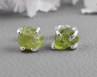 Pendiente de perno de peridoto crudo de plata de ley 925, aretes de peridoto crudo, pendiente de poste de peridoto, pendiente de perno de peridoto, perno de conjunto de puntas de peridoto