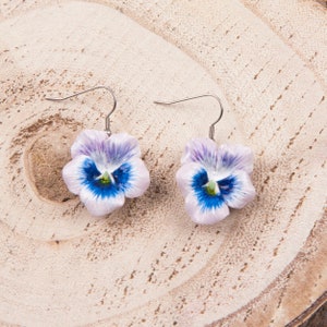 Earrings with cold porcelain pansies