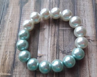 Green and white pearl bead bracelet Green and white pearl bracelet Green and white pearl stretch bracelet Green and white stretch bracelet