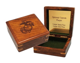 Boîte de rangement en bois franc gravé Marines | Idéal pour les plaques d'identité, les pièces de défi ou les médailles de service | Coffret militaire personnalisé en bois