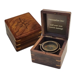 Cadeau personnalisé boussole de bureau | Boussole miniature en boîte à graver | Grand cadeau de remise des diplômes, prix de reconnaissance d'un employé, cadeau d'entreprise