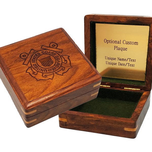 Boîte de rangement en bois dur gravée de la Garde côtière | Parfait pour les plaques d'identité, les pièces de défi ou les médailles de service | Caisse en bois militaire personnalisée