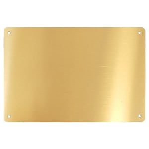 Puede incluir: Una placa de metal dorada, en blanco, con esquinas redondeadas y dos peque&ntilde;os agujeros en la parte superior e inferior.
