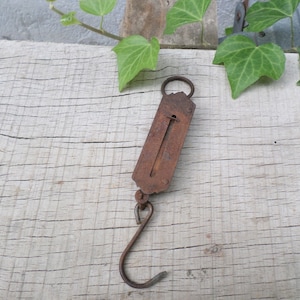 Vintage Spring Scale, Pocket Balance, Portable Scale, Antique Pocket Scale, Hanging Scale, Fishing Weighing, Kitchen Scale, Rusty Decor