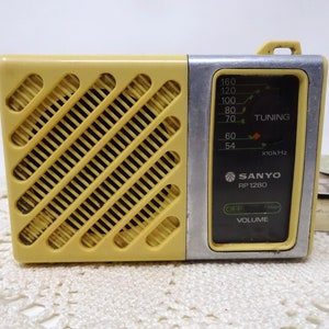Sanyo 1280 Vintage Radio Transistor, Japanese Old Portable Hand Transistor, Radio Lover Gift,  Japan 1960s 60s