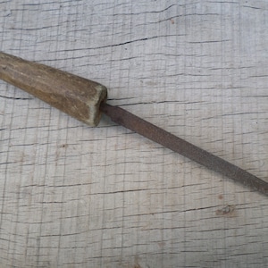 Primitive Bauernhof Werkzeug, Vintage Metallfeile mit Holzgriff, Altes Handwerkzeug, Werkstatt Dekor, Industrielle Dekor, Landhaus Stil Dekor