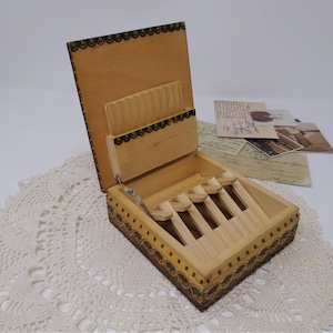 Scatola sigarette vintage, Scatola Tobacciana, Deposito sigarette, Organizzatore sigarette in legno, Portasigarette, Scatola pirografia, Arredamento rustico