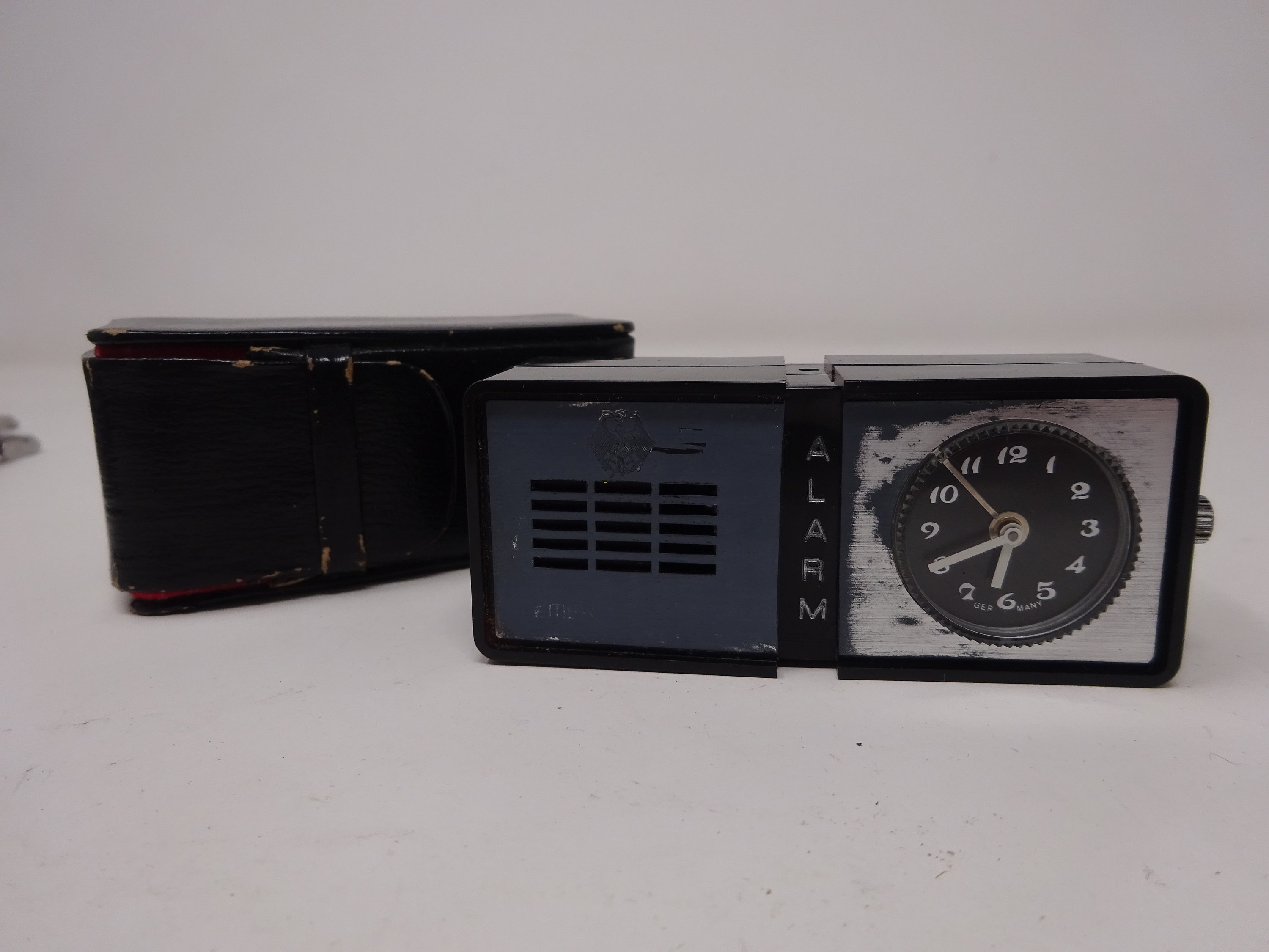 保護カバー付きドイツ製ヴィンテージ旅行用目覚まし時計 - Etsy 日本