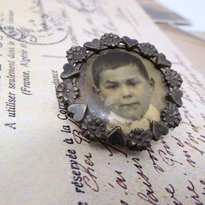 Antique Mourning Memory Brooches, Photo Frame Pin Brooch, Vintage Brass Photo Brooch, , Miniature Art Deco Brooch