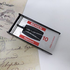 10 Stk. Rasierklingen SCHICK mit Box, Rasiermesser, Rasierklingen, Rasierklingen, Friseur Shop Dekor