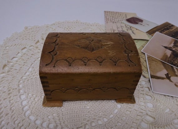 Vintage Wooden Hand Carved Box, Jewellery Cuff Li… - image 2