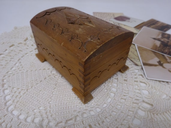 Vintage Wooden Hand Carved Box, Jewellery Cuff Li… - image 5