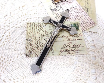 Cruz vintage con incrustaciones de ébano negro, colgante de crucifijo antiguo, colgante antiguo de Jesucristo, cruz de misión católica, regalo religioso cristiano
