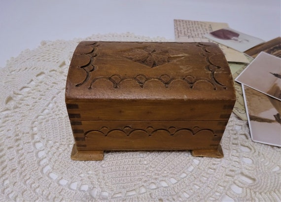 Vintage Wooden Hand Carved Box, Jewellery Cuff Li… - image 3