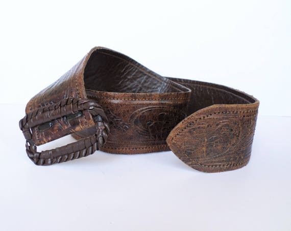 Vintage Embossed Leather Belt, Retro Ladies Leath… - image 1
