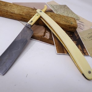 Vintage Straight Razor Engel Swerk with Handle of Bone, Shaving Razor, Old Barber Tool, Barber Shop Decor, 1930s