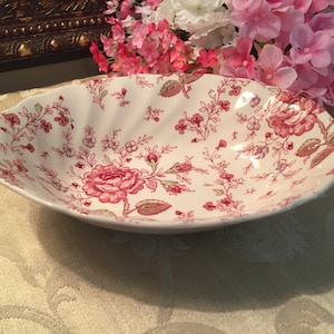 Johnson Bros, England, ROSE CHINTZ PINK, Oval Vegetable Serving Bowl, 9&quot; Long