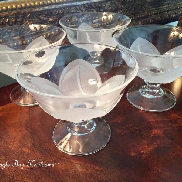 4 Cristal D'Arques Durand 'FLORENCE' Footed Dessert Cups, Satin Frosted Petal Relief, 24% Lead Crystal, France