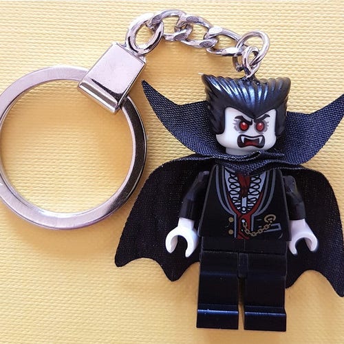 LEGO Minifig Female Vampire Glow in Dark Head & 2 Spiders & Bat NEW Halloween 