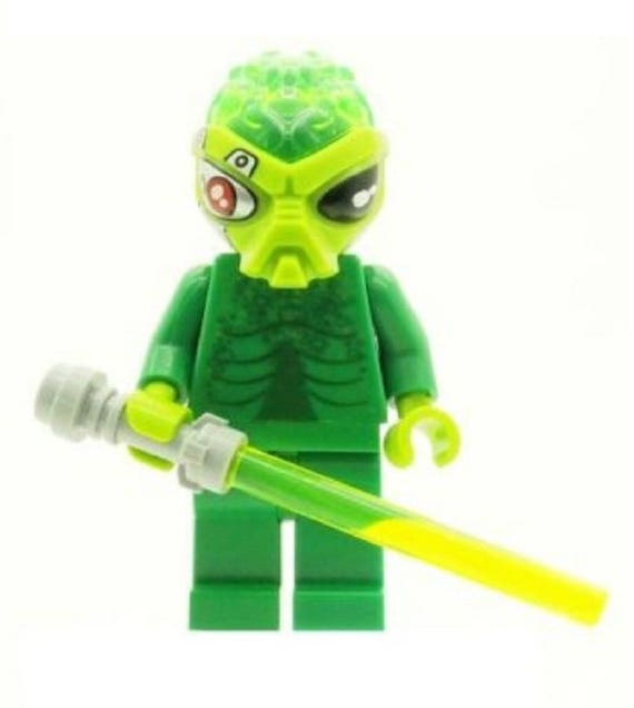 Lego minifigures alien discount