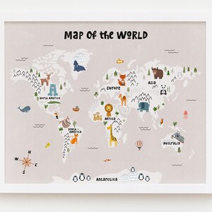 Puede incluir: Un mapa del mundo ilustrado y colorido con ilustraciones de animales para cada continente. El mapa incluye los continentes de Am&eacute;rica del Norte, Am&eacute;rica del Sur, Europa, Asia, &Aacute;frica, Australia y la Ant&aacute;rtida. El mapa est&aacute; enmarcado en un marco blanco.