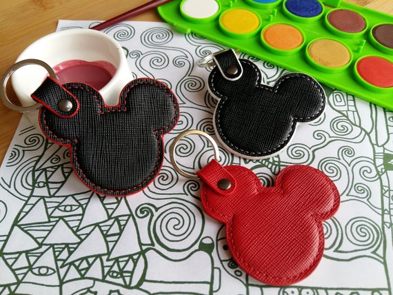 Portachiavi Topolino Minnie personalizzati in pelle saffiano. 100% hand  made in Italy inspired Mickey Mouse Walt Disney. -  Italia