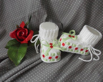 knitted baby shoes, "melody" baby boots, baptism, 3-6 months