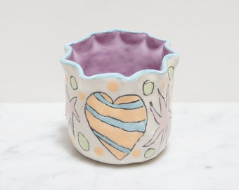 Apricot Creme Clay Pot!   Decorative Collectible Planter