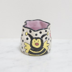 Decorative Garden Collectible Clay Pot-What&#39;s the Buzz?