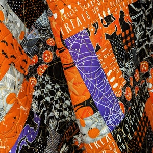 Available now: Spooky Halloween quilt, generous throw size image 8