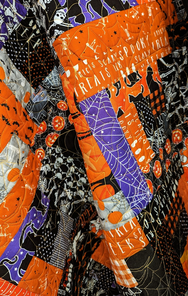 Available now: Spooky Halloween quilt, generous throw size image 8