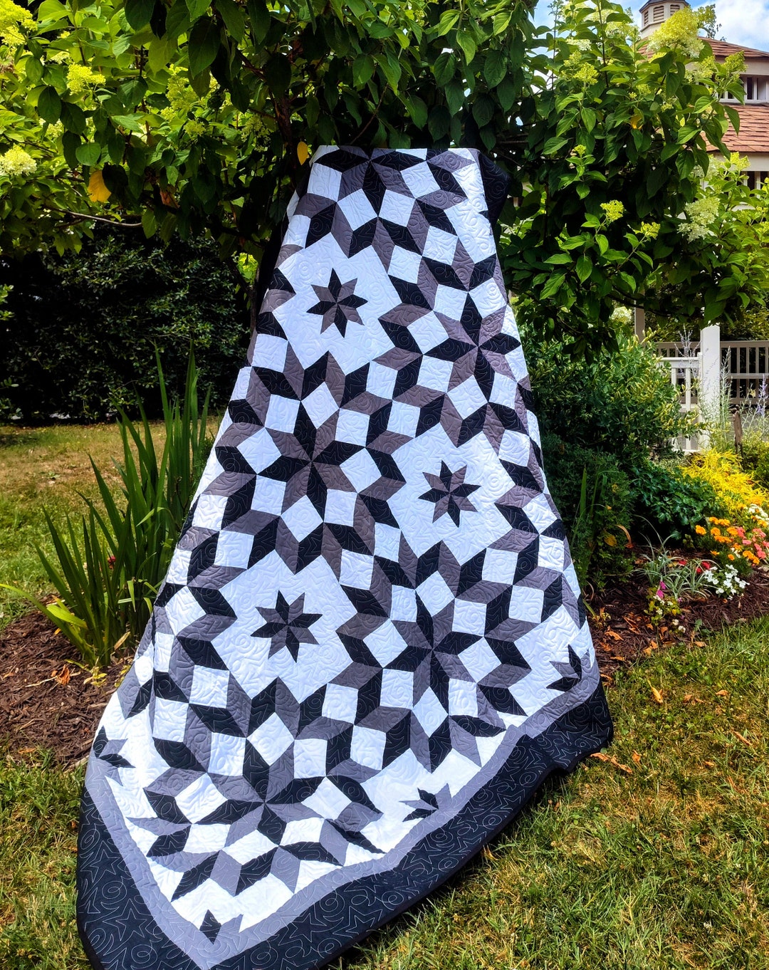 Available Now: Black, Gray and White Quilt, Queen Size - Etsy