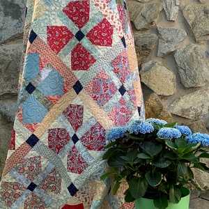 Make to order: Beautiful handmade quilt, patchwork flowers