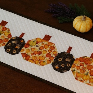 Disponible ahora: Camino de mesa de cosecha de calabaza de otoño