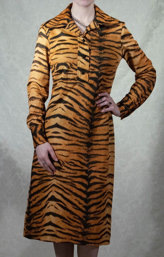 70s Polyester Dagger Collar Tiger Print Dress By D