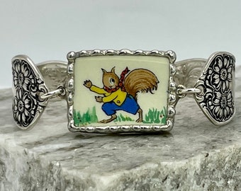 Vintage Childrens China Spoon Bracelet, squirrel Bracelet, Broken China Jewelry