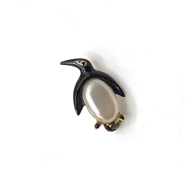 Vintage small pearl belly penguin pin  brooch