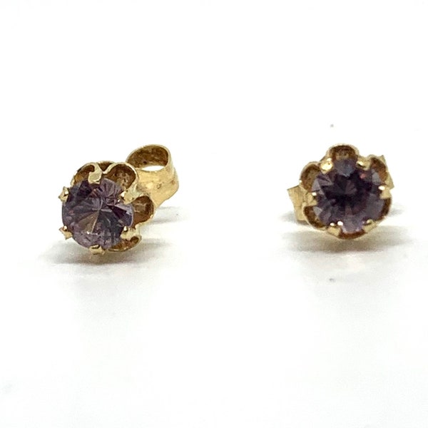Vintage 14k gold color changing sapphire stud earrings purple pink blue