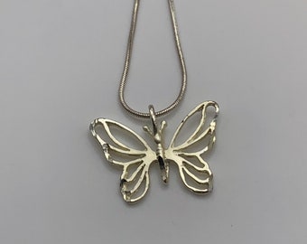 Vintage 925 sterling silver diamond cut butterfly pendant on chain necklace