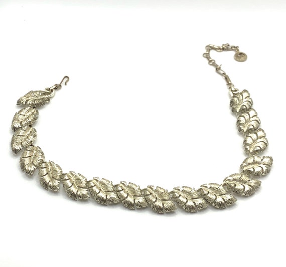 Vintage Lisner leaf link necklace silver tone - image 6