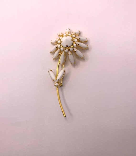 Vintage Milkglass white and gold flower brooch - image 1