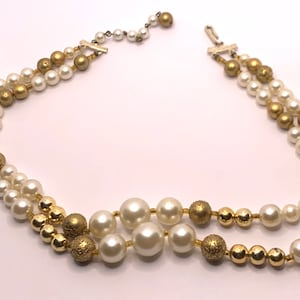 Vintage 60s faux pearl and gold beaded double strand graduated necklace