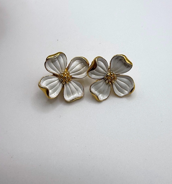 Vintage Gold and White Trifari Dogwood Flower Clip on Earrings